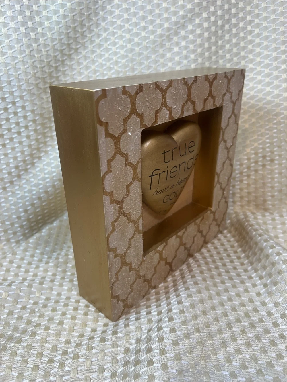 DEMDACO True Friends Have a Heart of Gold Shadow Box Wall Decor 2014